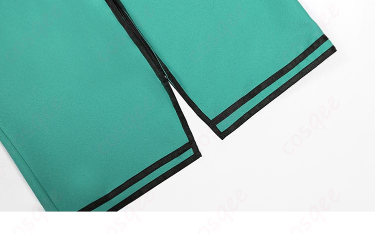 斉木楠雄 コスプレ衣装 衣裾装飾のディテール。コスプレ衣装の美しい衣裾ラインとディテール。