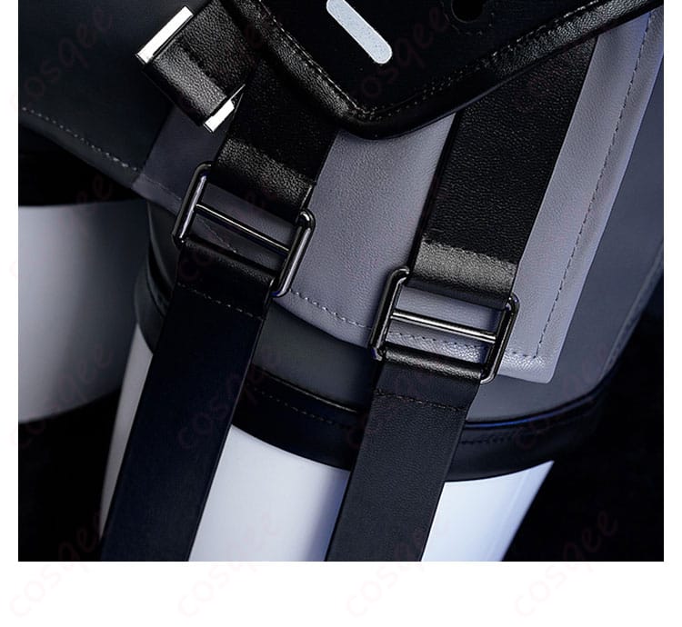 腰飾りベルト装飾の細部 - キング・シーザーコスプレ衣装の腰飾りベルト装飾、強調されたディテール。