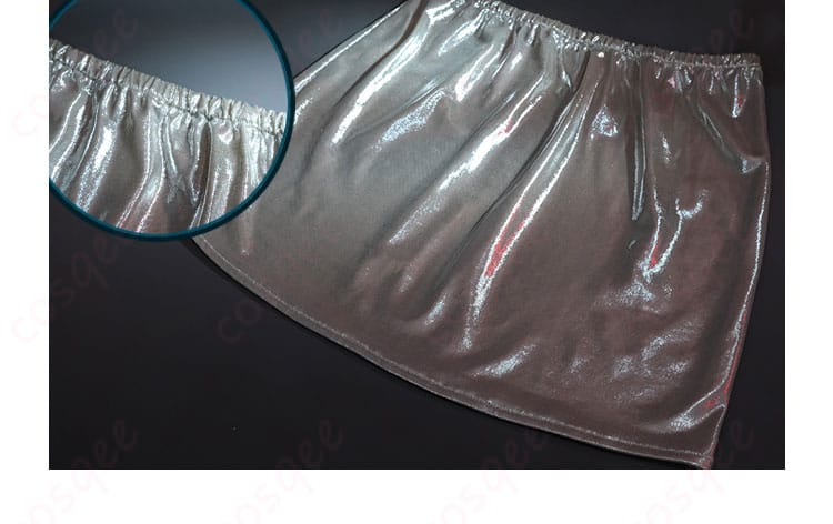 内搭服、スカートのヘム部分のディテール画像 - 内搭服とスカートのデザインの細部を強調。