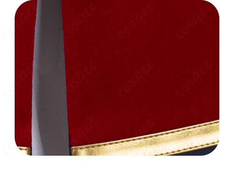 コスプレ衣装の外套背面と衣摆のディテール。細かい装飾がリアルに再現されています。