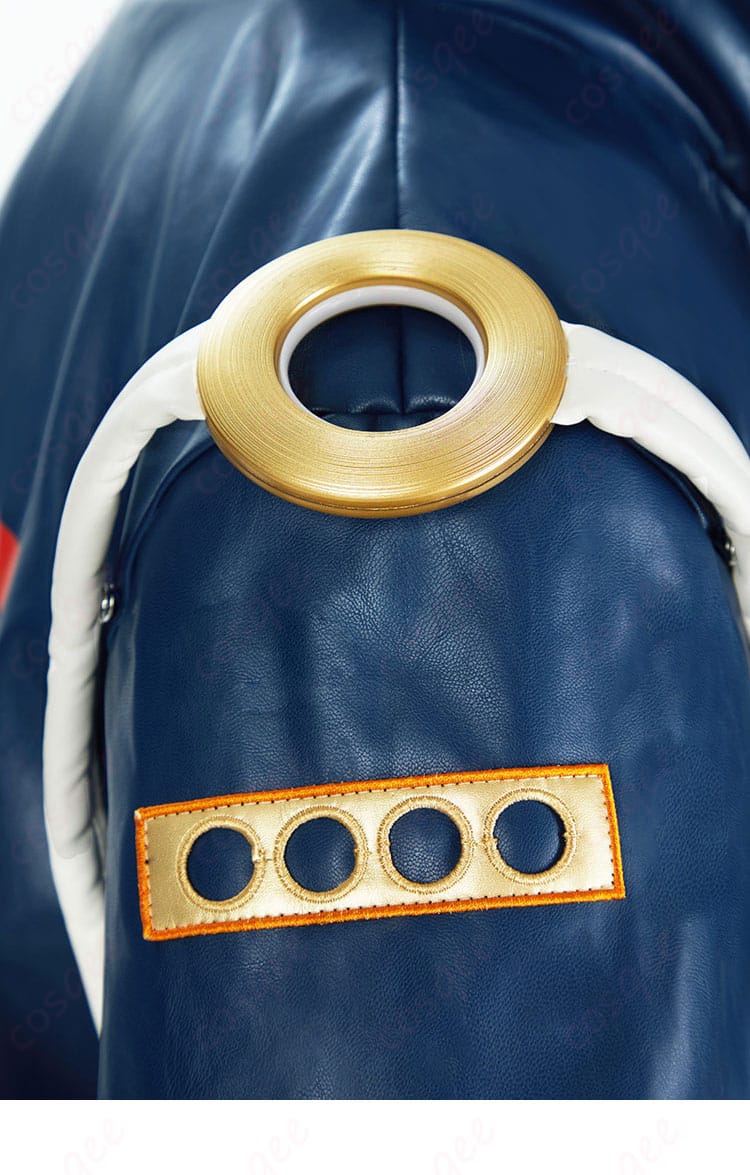 肩袖の装飾細部。衣装の細かいディテールが魅力的な部分です。