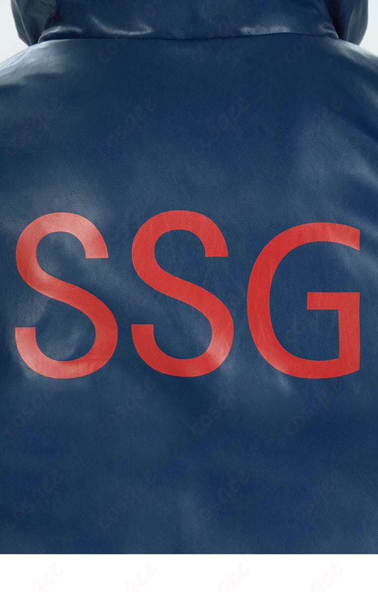 コスプレ衣装の背面のディテール。精密な作りと優れた品質を実感できます。