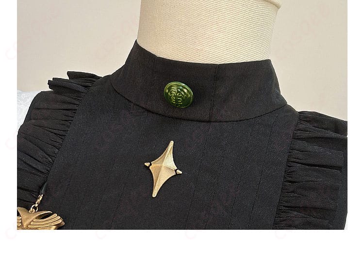 服装の襟の装飾細部画像 - オリビンのメイド服、華やかな襟のデザイン