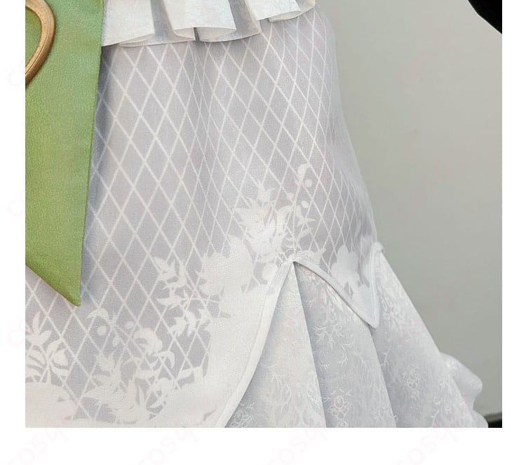 スカートの花柄装飾の細部画像 - メイド服のスカートに施された花柄デザイン