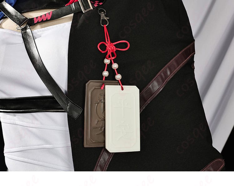 アークナイツ マルベリー コスプレ衣装 胸部の飾り細部。キャラクターらしいアクセサリーを忠実に再現。