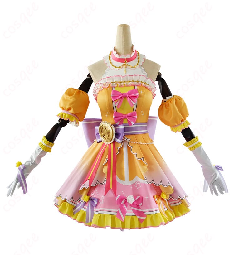 高坂穂乃果のコスプレ衣装の正面画像。年越しライブ編のデザインが忠実に再現された美しい衣装。