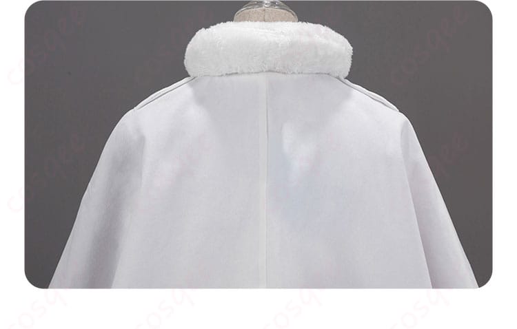 アイカツ! 星宮いちご コスプレ衣装 ホワイトポンチョの背面装飾の詳細画像。キャラクターらしさが感じられるデザイン。