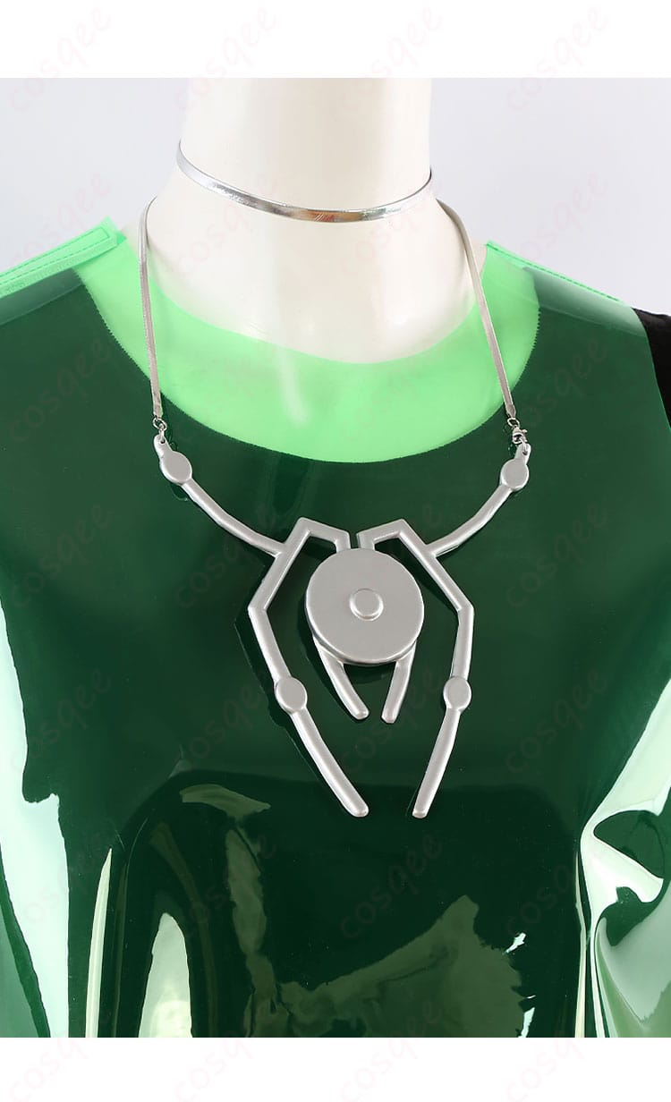 ティル コスプレ衣装(ALIEN STAGE)のネックレス装飾の詳細。精巧なデザインでキャラクター感を引き立てる。