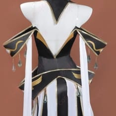 コードギアスのC.C.を気品ある黒×金で纏うブリタニア衣装コスプレ - 5枚目の画像（サムネイル）