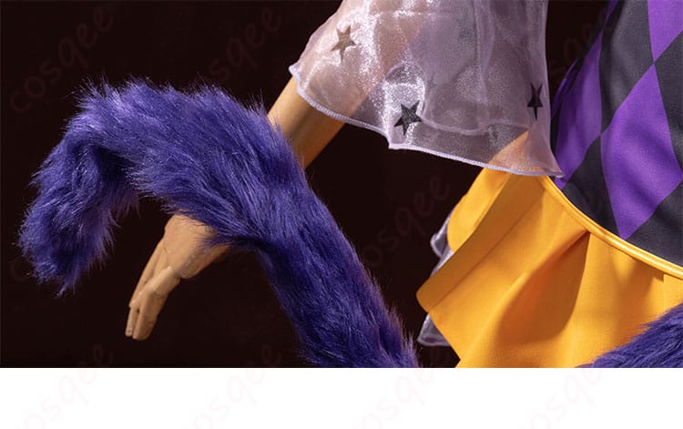 尾部分の装飾細部。尾の細部が強調され、リアルに再現されています。