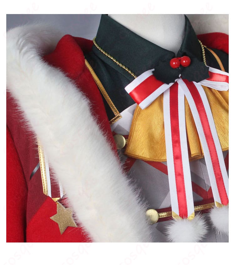 服の襟部分の装飾の詳細。高品質な刺繍とデザインが特徴のコスプレ衣装です。