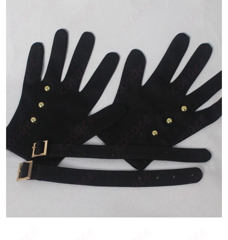 手袋装飾の詳細。精巧なデザインが施された手袋、真白友也のコスプレ衣装の一部。