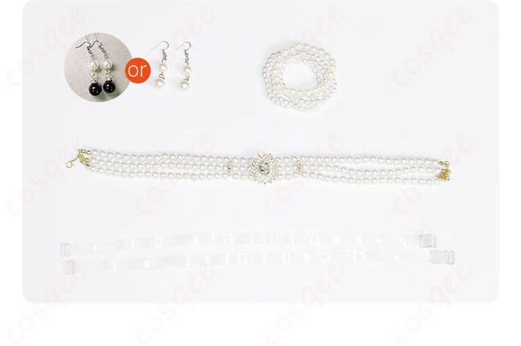 コスプレ衣装の首飾りとその他の装飾の細部。ファッションアイテムが素晴らしい。