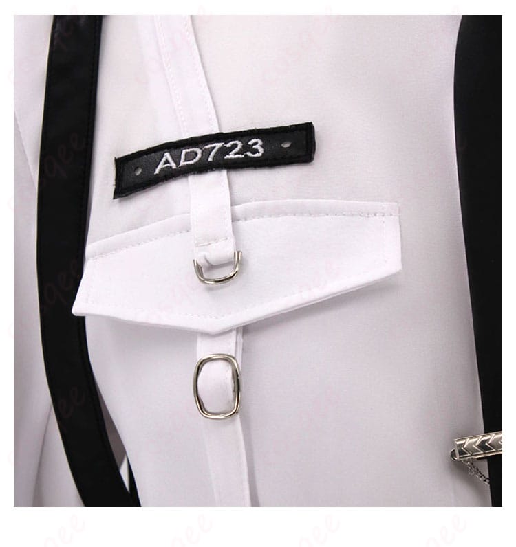 恋と深空 プレイヤー コスプレ衣装 警号の装飾細部。衣装の重要なアクセント部分が見やすい。