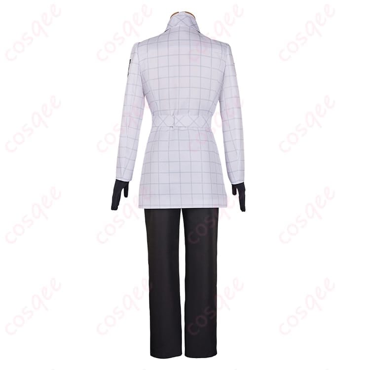 ストロールの初期衣装を端正に再現した一着で、王子風シルエットが写真映えします - 4枚目の画像