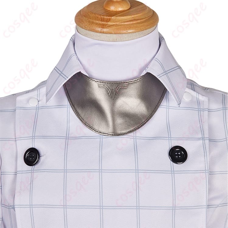 ストロールの初期衣装を端正に再現した一着で、王子風シルエットが写真映えします - 5枚目の画像