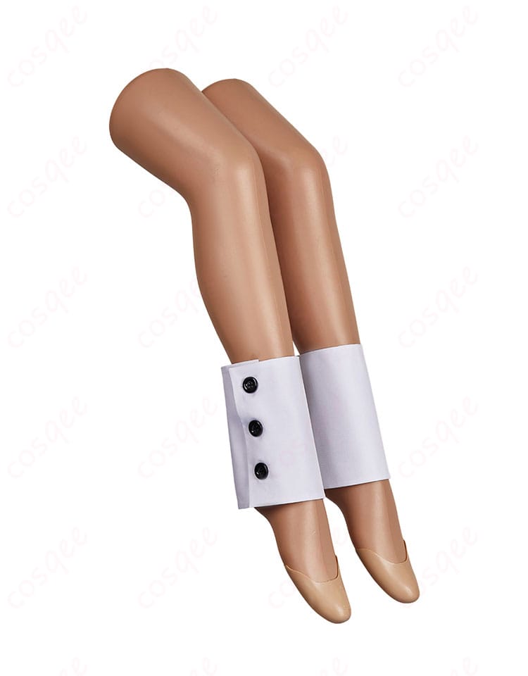 足飾りの側面写真 - 足飾りの側面ビュー。衣装全体との調和が取れたデザインです。