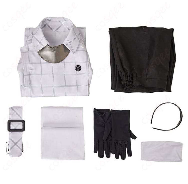 セット内容を示す写真 - ストロールのコスプレ衣装に含まれるアイテム。コート、ズボン、ベルトなど、全てが一つのセットとして提供されます。