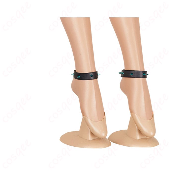 足飾りのディテール、バニーVer.の足元を華やかに飾るアクセサリーの美しいディテール。