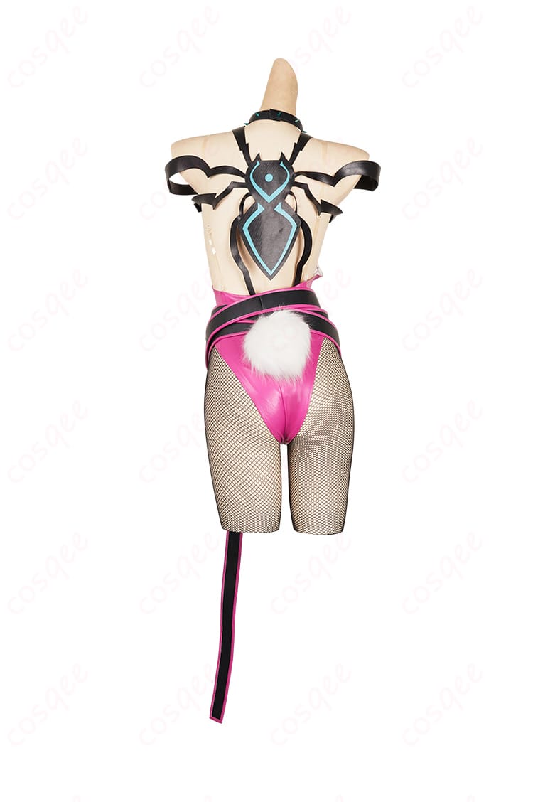 商品背面のコスプレ衣装、ハン・ジュリ バニーVer.の後ろ姿と美しいラインが特徴的。