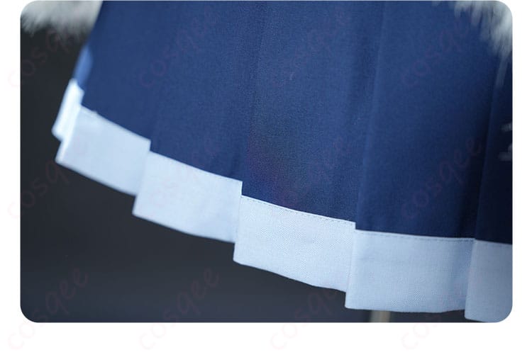 雪ミクコスプレ衣装のスカート装飾の細部画像。可愛らしいプリーツと装飾が目を引きます。