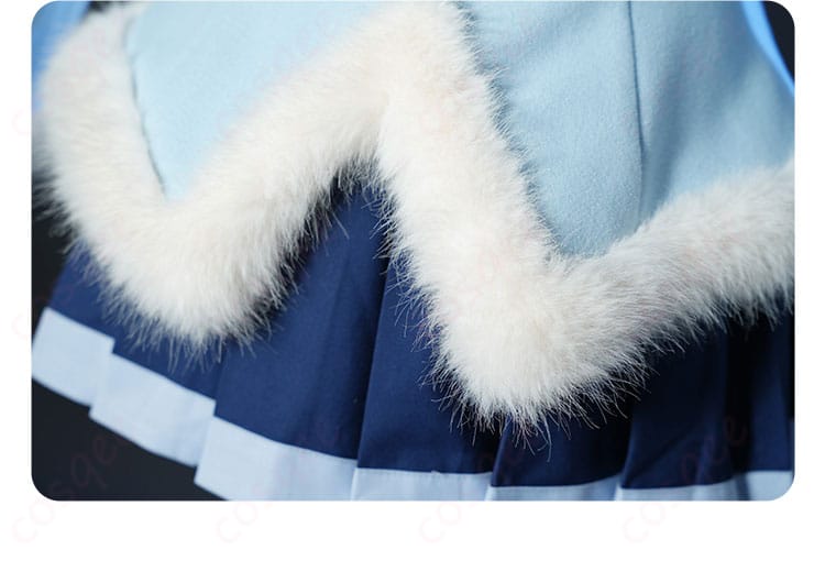 雪ミクコスプレ衣装の衣裾装飾のディテール画像。雪のような装飾が衣装を華やかにします。