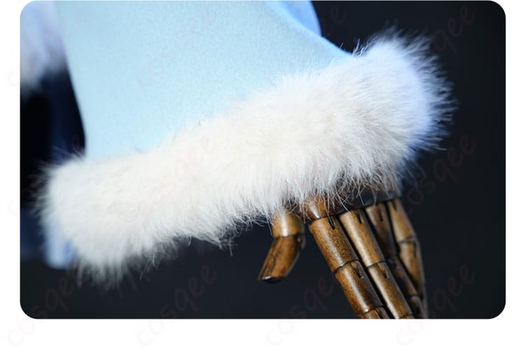 雪ミクコスプレ衣装の袖口装飾の細部画像。精緻な縫製で、衣装全体の美しさを引き立てます。