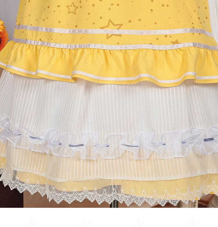 スカートの装飾の細部画像。アニー・レスターのコスプレ衣装に施された華やかなスカートのディテール。