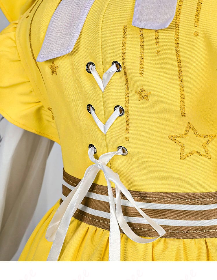 衣襟の装飾細部画像。アニー・レスターのコスプレ衣装の細かな襟のデザインが確認できる。