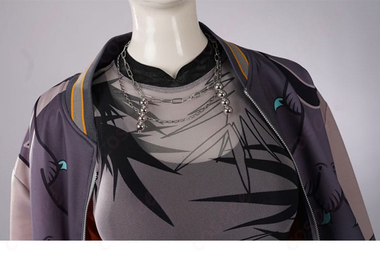 ネックレス装飾のディテール。虎金妃笑虎コスプレ衣装に付属するネックレスのデザイン。