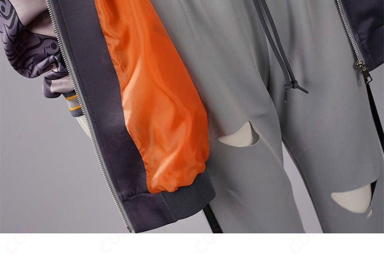 門襟装飾のディテール。衣服の門襟部分の精巧なデザインが際立つディテール。