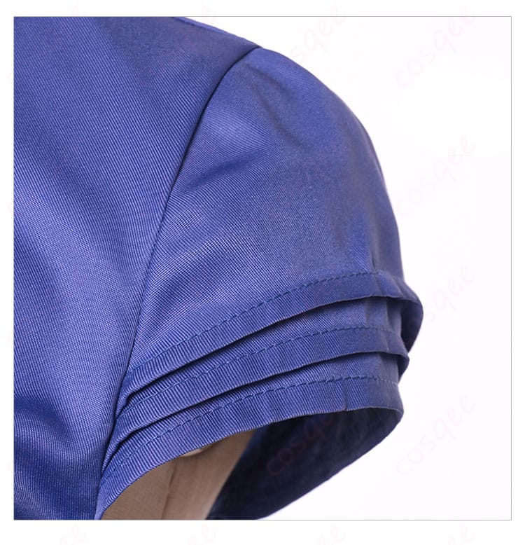 衣肩装飾のディテール。美しく仕上げられた肩部分の装飾が、衣装の精巧さを際立たせます。