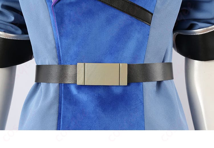 ムウ・ラ・フラガのコスプレ衣装の腰帯装飾。美しい仕上がりが目を引きます。