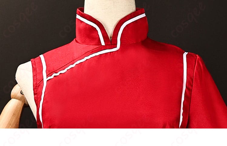 黒ツチコスプレ衣装の襟元の装飾、豪華なディテール