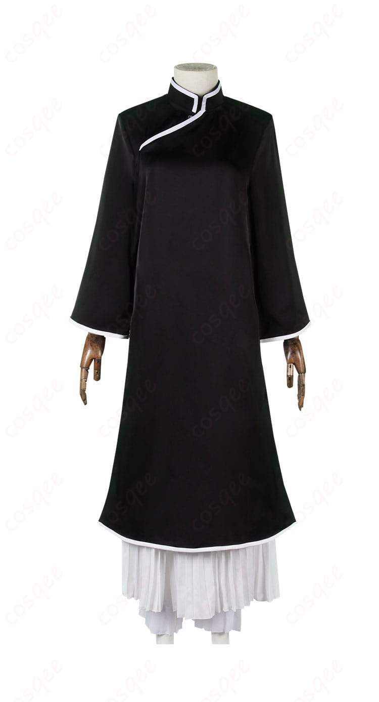 内側の服の正面ディテール、コスプレ衣装の内側がよく見える