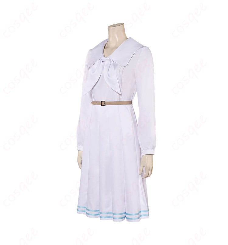 BEASTARS ハル コスプレ衣装の左側から見た画像。衣装の全体的なシルエットが確認できます。