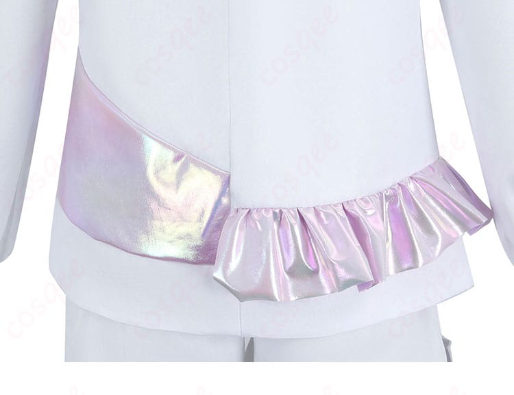 轟はじめ コスプレ衣装の裾の美しい装飾が見える画像。