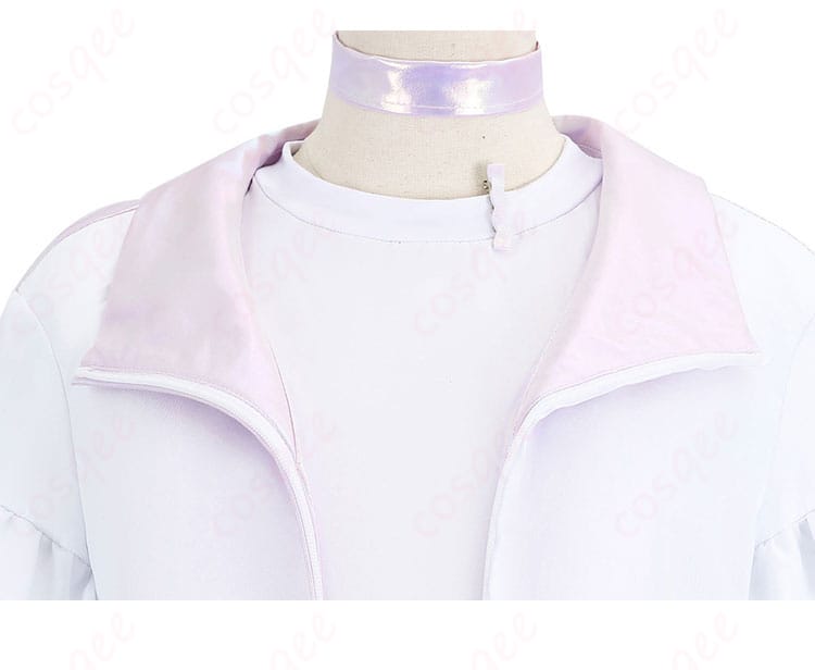 轟はじめ コスプレ衣装の美しい襟とネックレスのディテール。