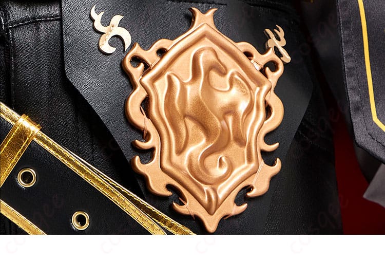 腰飾りの装飾の細かい画像。KAITOコスプレ衣装のこだわりのディテール。コスプレ衣装