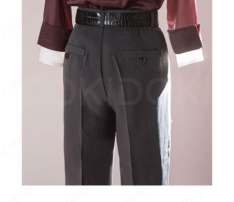 コスプレ衣装のパンツの背面部分の装飾細部。デザインとディテールにこだわった作りです。