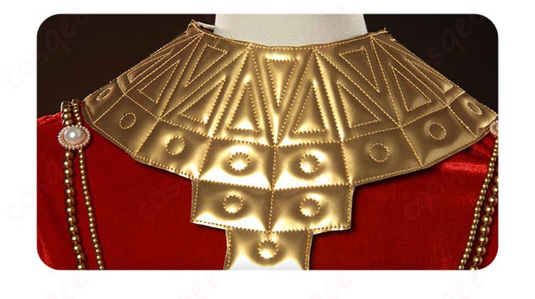 ノートン・キャンベル コスプレ衣装「フールズ・ゴールド」衣服の襟装飾の細部。高級感のある装飾が特徴