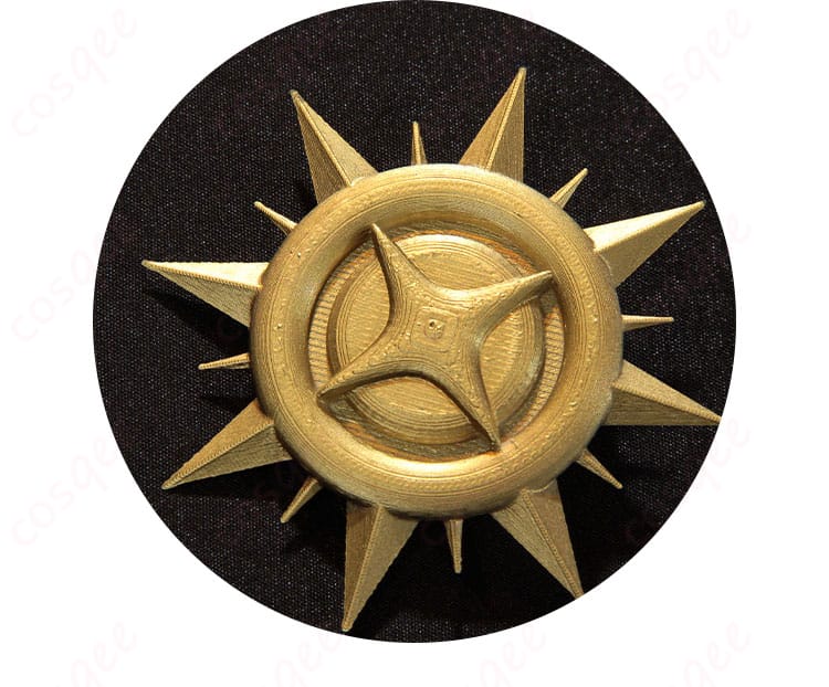 ノートン・キャンベル コスプレ衣装「フールズ・ゴールド」アクセサリー細部。首飾りと胸飾りが華やかに装飾されています