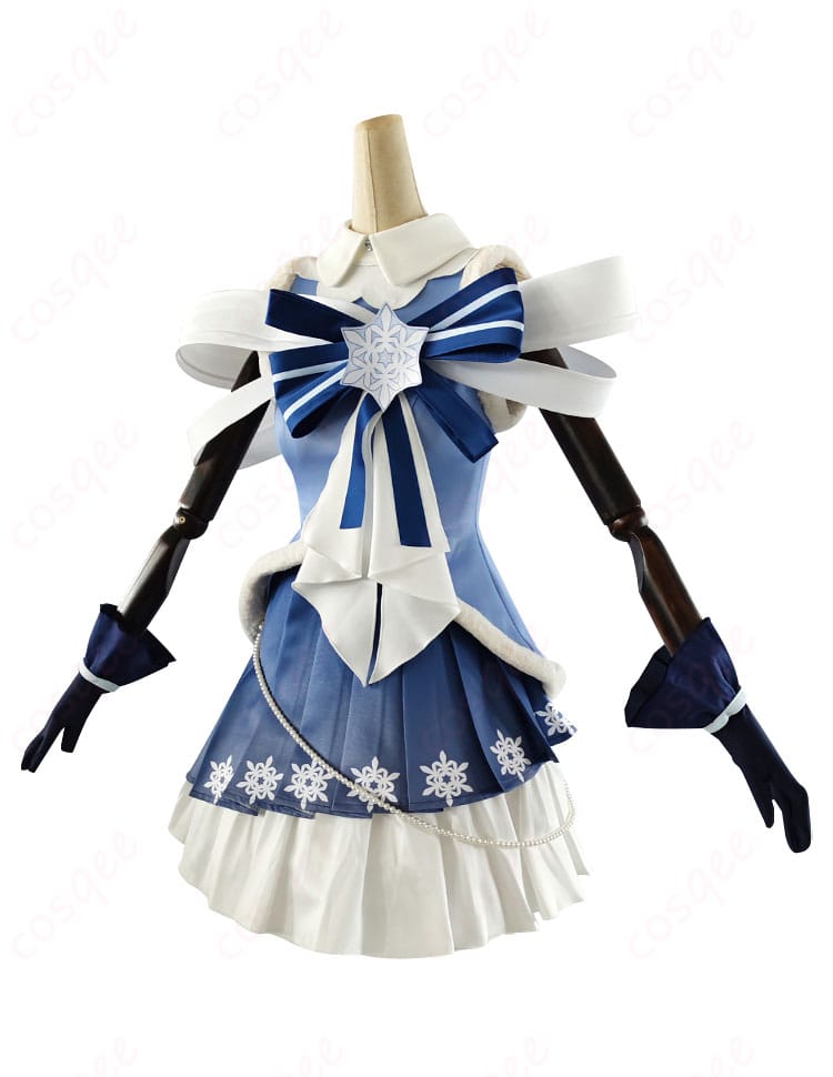 雪ミク(初音ミク)コスプレ衣装の側面画像。衣装のフィット感やデザインの美しさを強調。