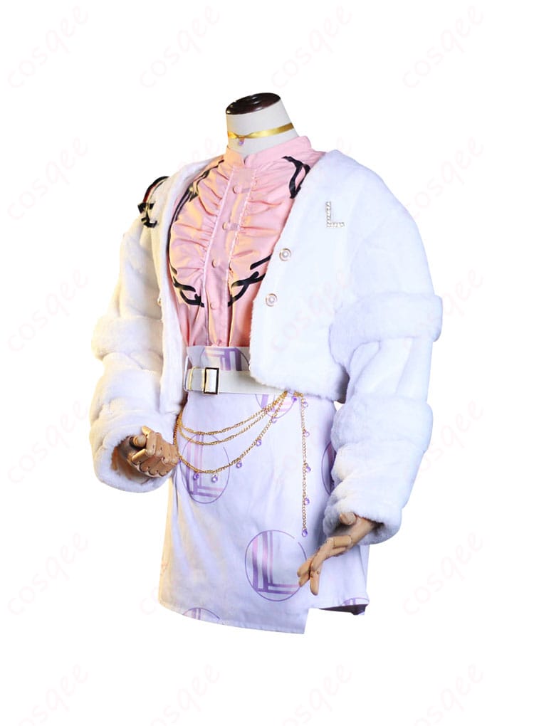 服装の左側の装飾詳細。コスプレ衣装の細部、特に左側のディテールに焦点を当てた画像。