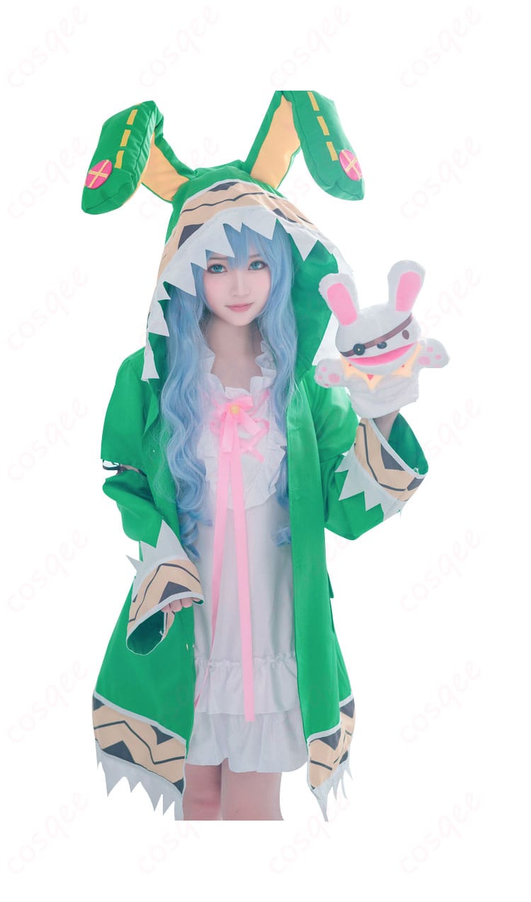 氷芽川四糸乃 コスプレ衣装着用の正面画像 - 優れた再現度で、ファン必見のコスプレ衣装