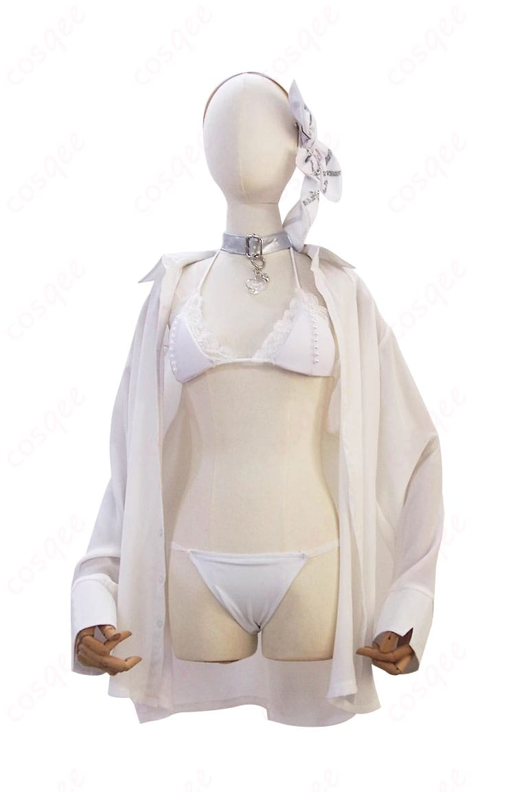 服装の装飾細部の画像。刺繍や装飾が美しく再現されたバイパーのコスプレ衣装をアップで見てみましょう。