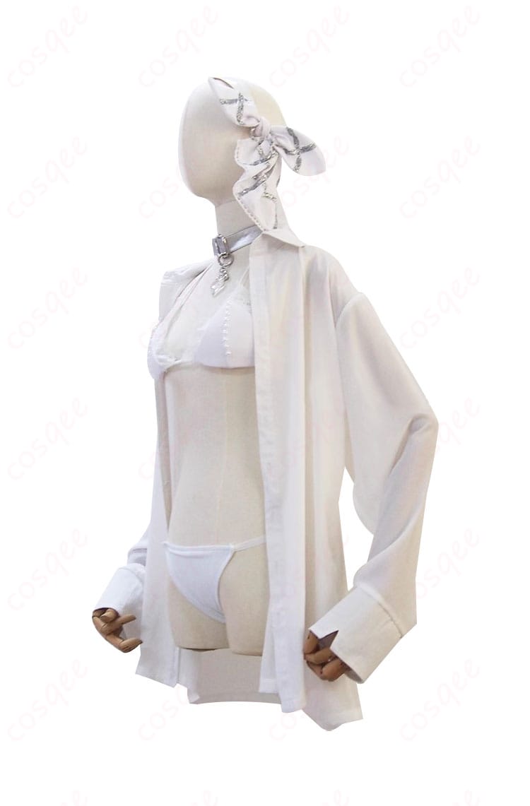 商品の側面画像。コスチュームの側面デザインとフィット感を確認してください。