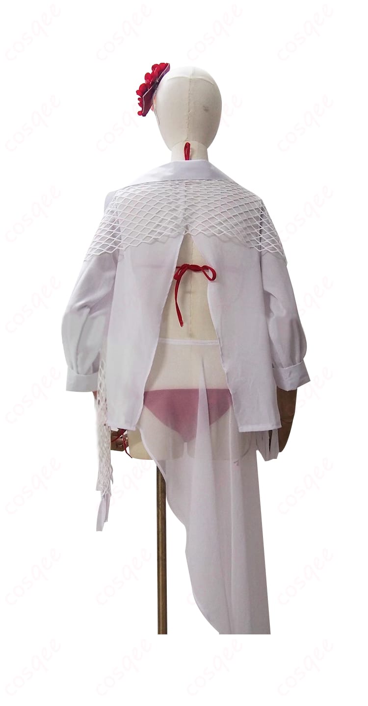 商品背面のサクラコスプレ衣装の背面デザイン。バックスタイルの美しさと、コスプレ衣装のディテールに焦点を当てています。