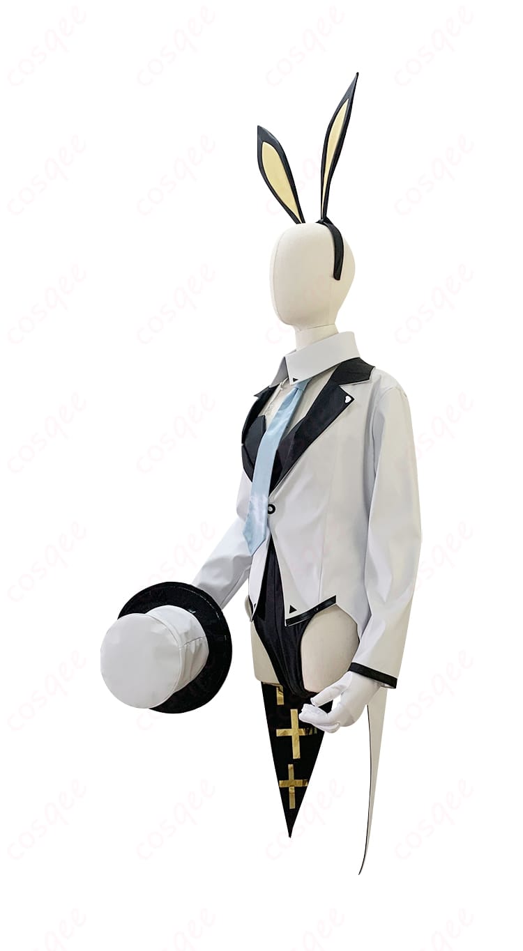 黒崎コユキ バニーガールコスプレ衣装の側面写真。詳細な刺繍とデザインが際立つ美しい衣装。