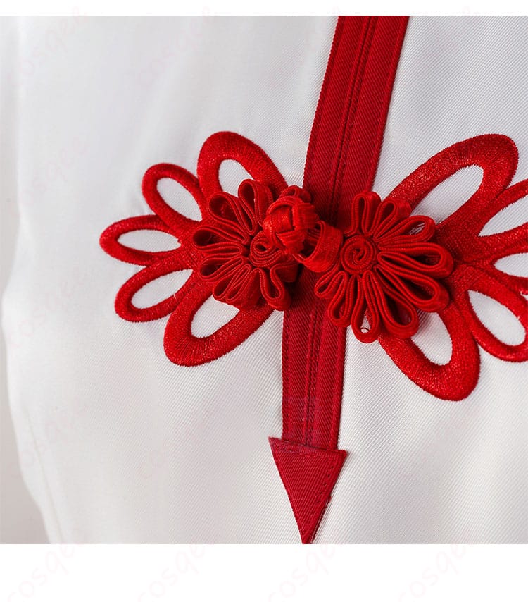 門襟のボタン装飾詳細写真。銀魂コスプレ衣装の上品な門襟デザインとボタンが際立つシーン。